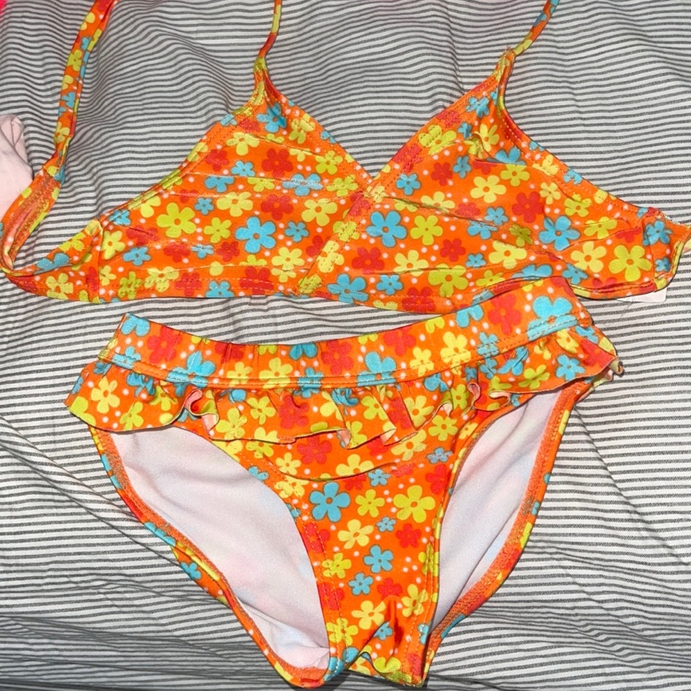 Girls 2 piece floral bikini set size 6/6X